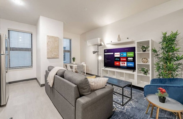 Journal Commons 316 · Private 1B Luxe | DT Riverside | Panther Arena