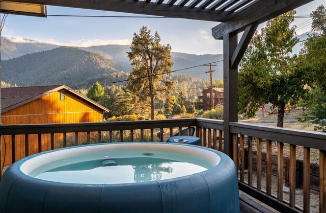 Joy of the Mountain Retreat Family Friendly Cabin