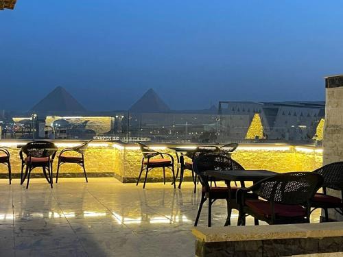 Joya Grand Museum & Pyramids View