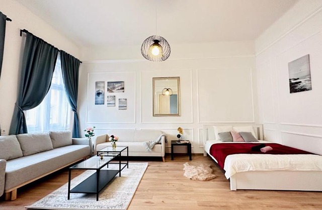 Jozsef 18 Apartment - 5 mins to New York Café