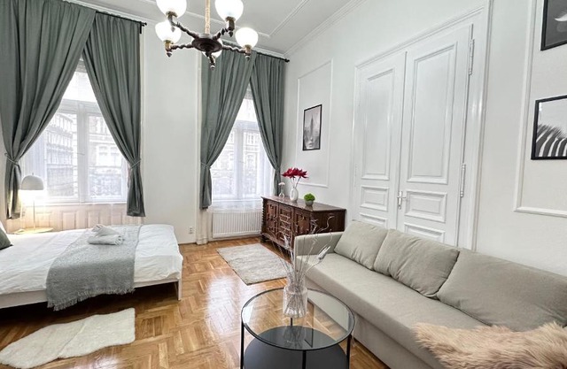 Jozsef 68 Apartment - Near NewYork Cafe