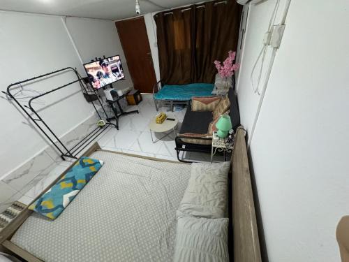 Js studio type 4pax