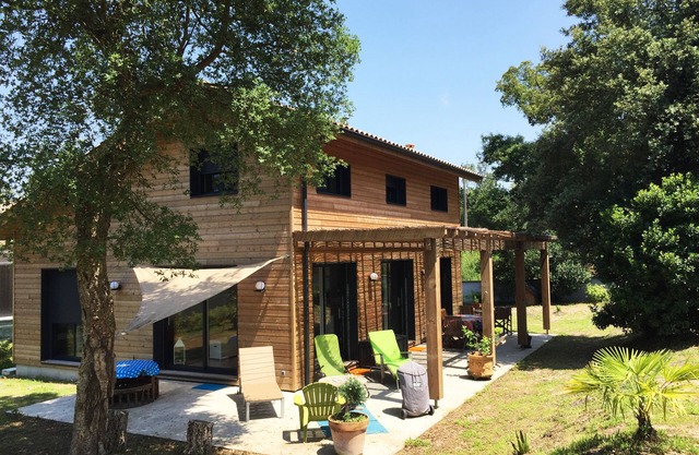 July weekly specials! Beach/forest by bike/wooden architect's house