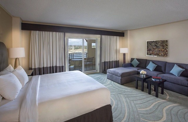 Junior Suite Lakeview with Balcony at Lakeway Resort & Spa