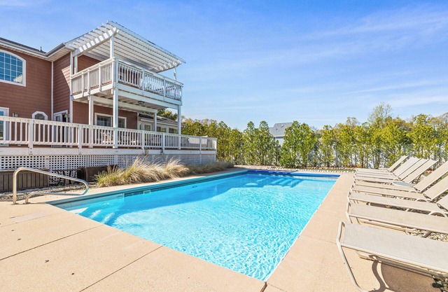 Juniper Presents: Sunny Dunes Retreat w/Pool, Hot Tub & Golf Carts