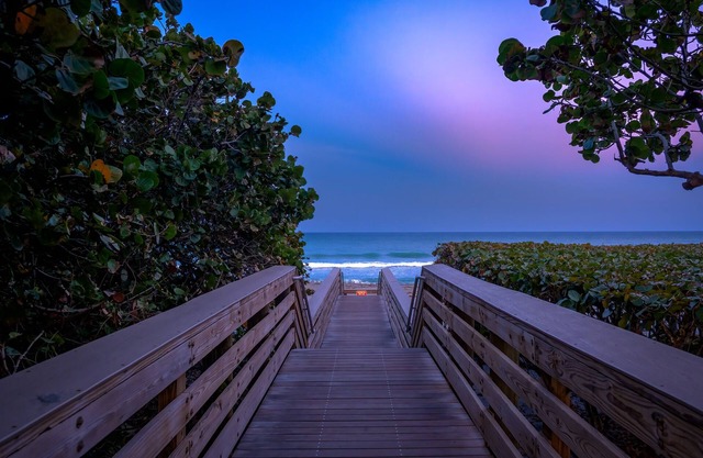 JupRent's - Posh Paradise - 2Bed/2Bath -Jupiter - Beach Pool