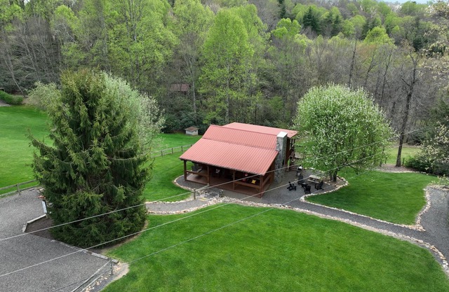 Just Country at Do Drop Inn Cabin Rentals