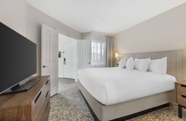 Just What You Were Looking For! Kitchen, Free Breakfast, Onsite Parking