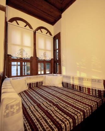 KÜRKÇÜ KONAK