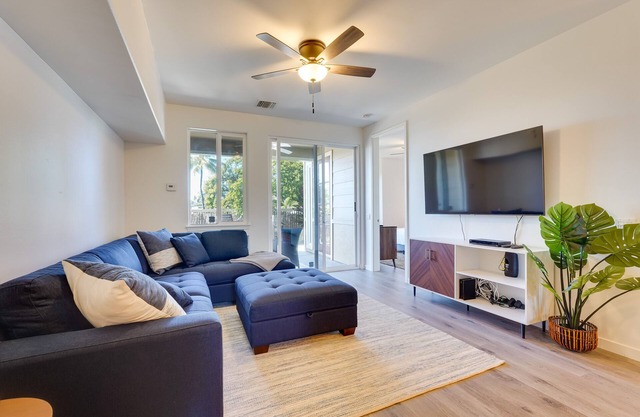 Kailua-Kona Vacation Rental - Walk to Beach!