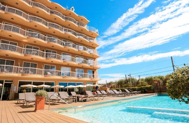 KAKTUS Hotel Volga - Adults Recommended
