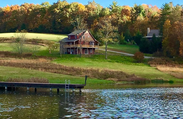 Kapena Escape on the Lake + Views + Hot Tub + River Access Nearby