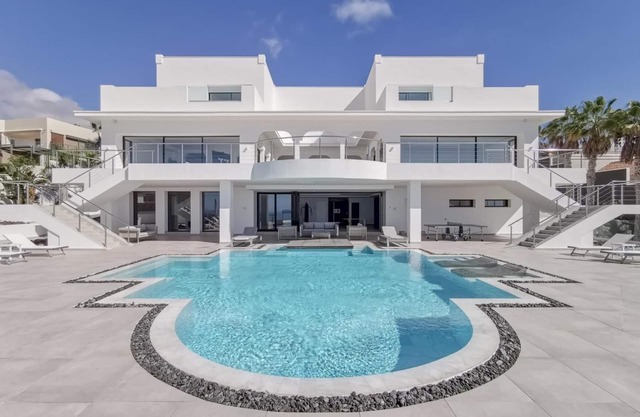 Karat Villa Presidencial