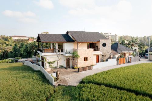 Kari Senja Ricefield View Villa