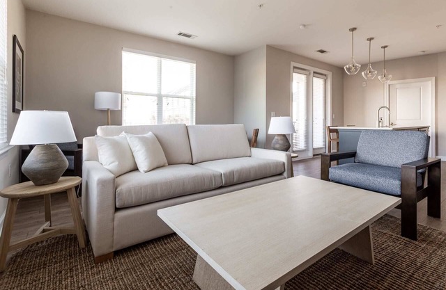 Kasa | Cozy 1BD, Fast Wifi, Stay for a Weekend or More | Charlotte