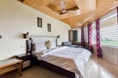 Kasauli cascade a cheerfull 4 Bedroom challet