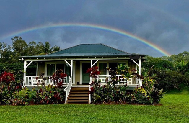 KAUAI'S Plantation-style Paradise for 2! Peaceful North Shore Cottage 5-STAR!