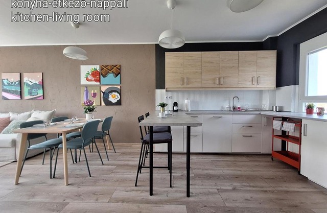 Kavics Apartman Tata