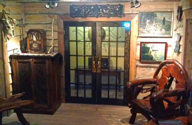 , Kayaks, Paddle boards, Bon Fire pit, free wood,