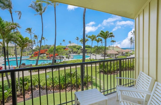 KBR 3302 · Simple but Idyllic Oceanfront Resort w King Bed