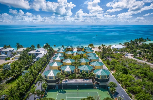 KC arrive any-day, swimming beach, full kitchen, boat dock, BBQ, balcony, tennis