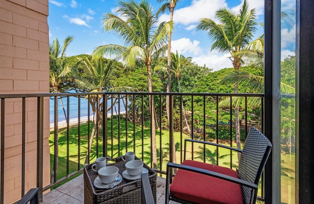 Kealia 409 - Beach front studio