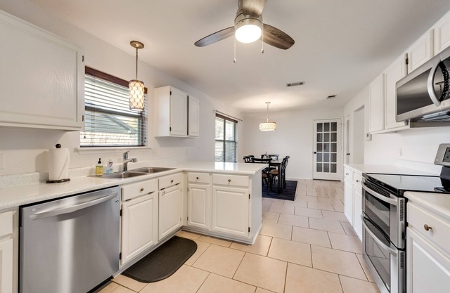 Keller's Spacious 4 Bedroom Stay
