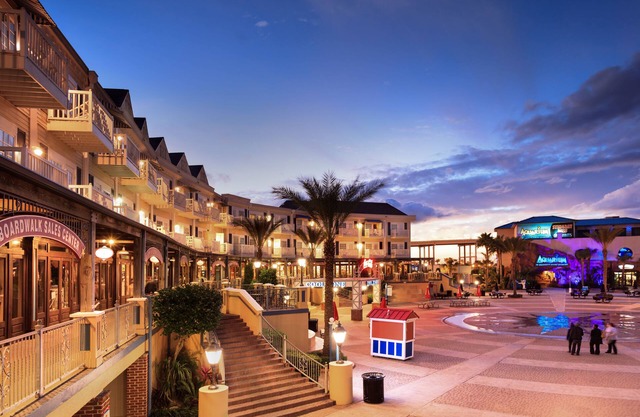 Kemah Boardwalk Inn