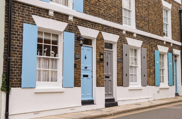 KENTISH KNOCK, romantic, character holiday cottage in Deal