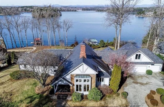 Keowee's Majestic Mountain View