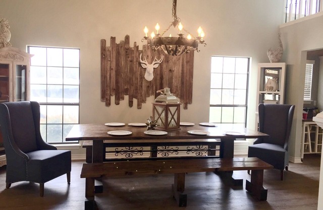 Kerrville River House Retreat! On the Guadalupe River! Pool, Hot Tub, Bocce Ball