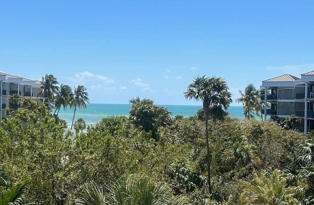 Key West Getaway – Island Style Living with Ocean Views & Sunrises