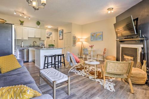 Keystone Condo with Patio and Mountain Views!