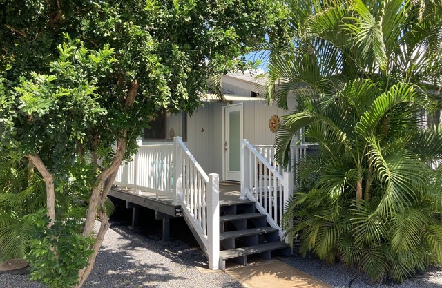 Kihei Beach Cottage - 1 Block to the Beach!