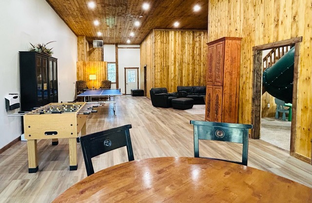 King Bed Comfort, Kids's Playroom, Large Second Family Room and THREE BATHROOMS!