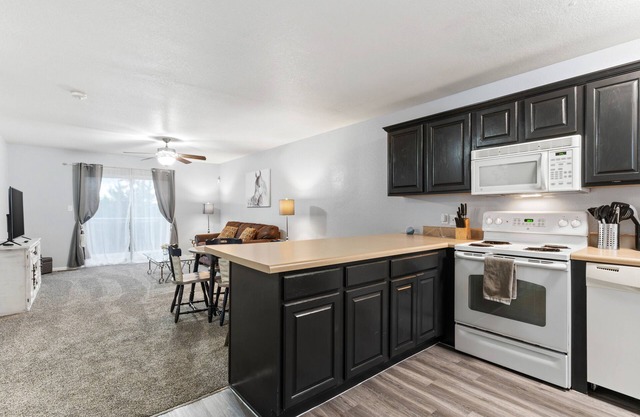 King Bed, Garage and Free Parking, KSMANE1205