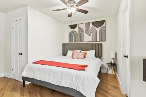 King Bed Modern Studio Apartment