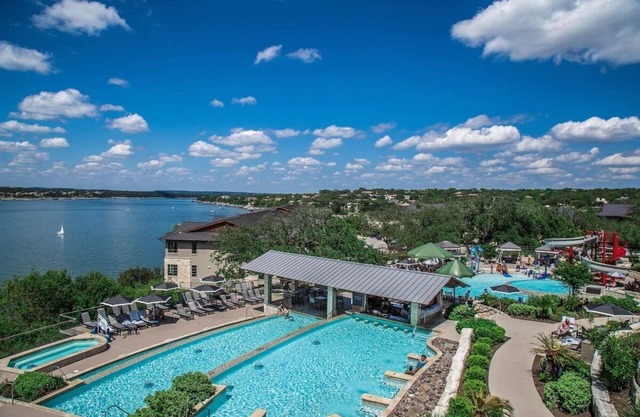 King Lakeview at Lakeway Resort & Spa, Pool, Pets Allowed!