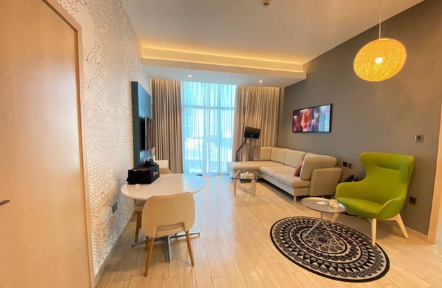 King Size Bed | Netflix & Chill | Fast Wi-Fi & Free Parking