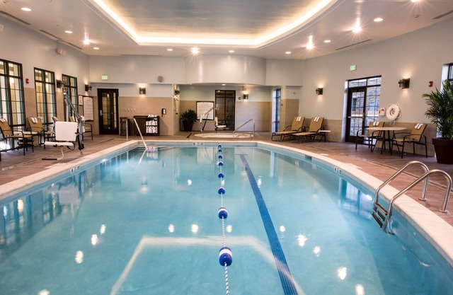 King Studio Near ALB, Downtown + UAlbany | Pool Access, Free Breakfast!