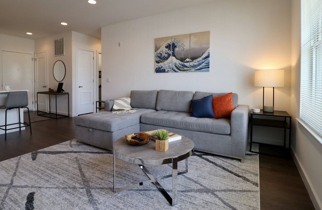 King Suite Top Floor Minutes to New York City