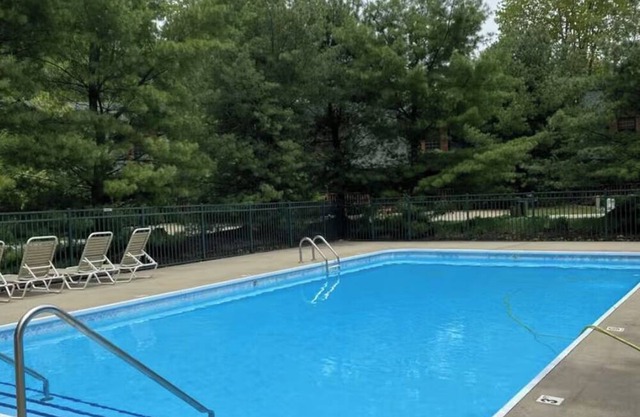 Kingfisher Cove! Private hot tub + community pool