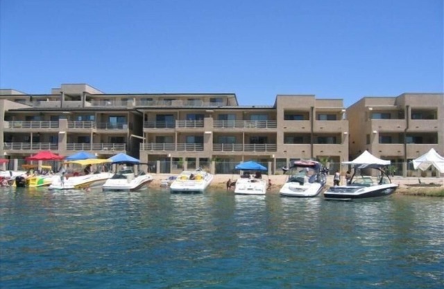 Kings View condos "Steps away from the Channel"