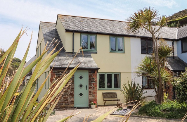 KINGSHOLM, family friendly, character holiday cottage in Porthtowan