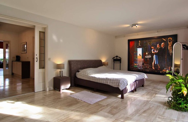 Kingsize ground floor apartment nearby Park and City, 2nd home away from home
