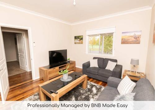 Kinross on Cox - Cosy Family Home