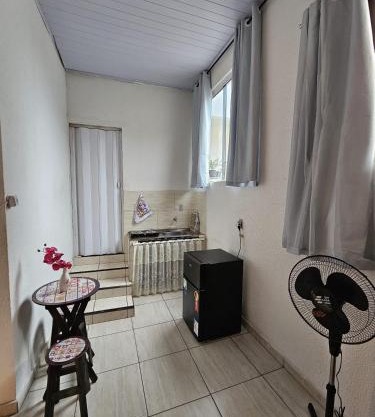 Kitnet 50 metros Metro Guilhermina-Esperança