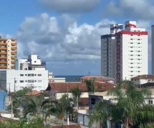 Kitnet a 350 metros da praia