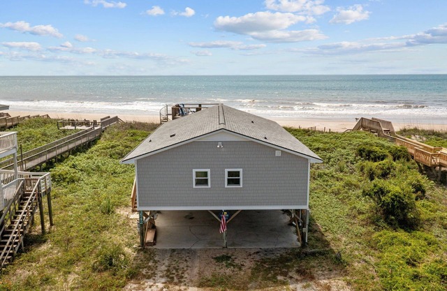 Kokomo #105 - Quintessential Oceanfront Cottage w/Private Beach Access!