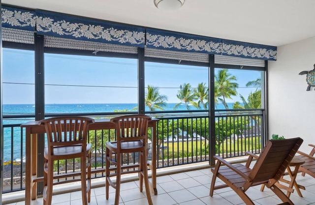 Kona Alii | Oceanview Pool Shops & Restaurants